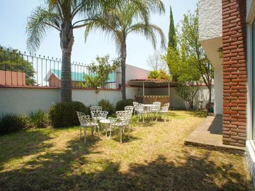 Casa con jardín privado y 4 recámaras en Condoplaza IV, Chiluca