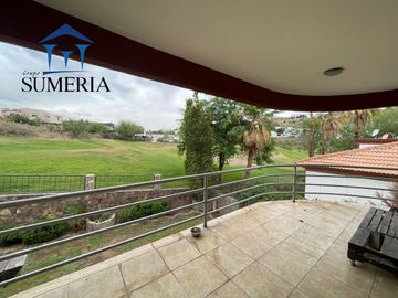 Residencia en San Francisco Country Club.