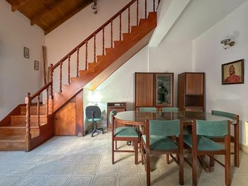 Casa en venta en Lanus Oeste 4 ambientes con patio y garage