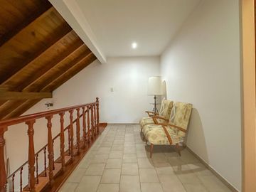 Casa en venta en Lanus Oeste 4 ambientes con patio y garage