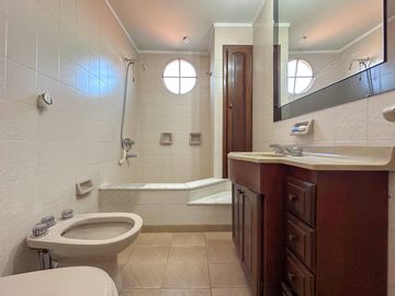 Casa en venta en Lanus Oeste 4 ambientes con patio y garage