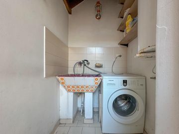 Casa en venta en Lanus Oeste 4 ambientes con patio y garage