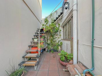 Casa en venta en Lanus Oeste 4 ambientes con patio y garage
