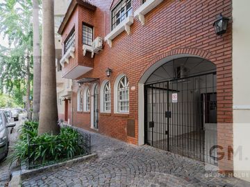 Impecable casa en venta en Mendoza y Melián!