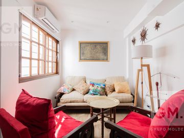 Impecable casa en venta en Mendoza y Melián!