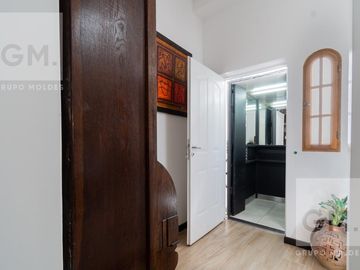 Impecable casa en venta en Mendoza y Melián!
