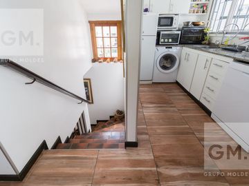 Impecable casa en venta en Mendoza y Melián!