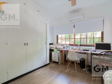 Impecable casa en venta en Mendoza y Melián!