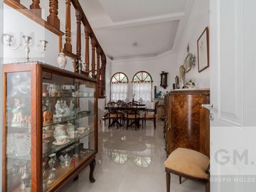 Impecable casa en venta en Mendoza y Melián!