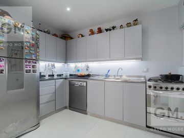 Impecable casa en venta en Mendoza y Melián!