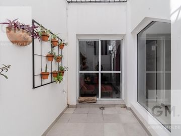 Impecable casa en venta en Mendoza y Melián!