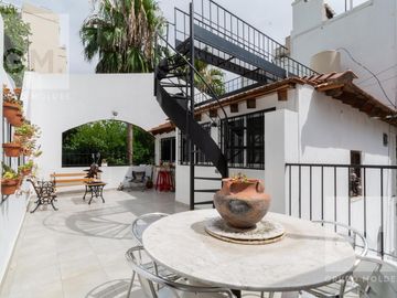 Impecable casa en venta en Mendoza y Melián!