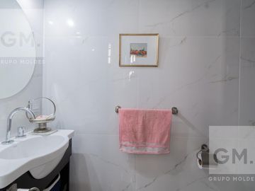 Impecable casa en venta en Mendoza y Melián!