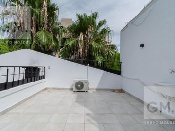 Impecable casa en venta en Mendoza y Melián!
