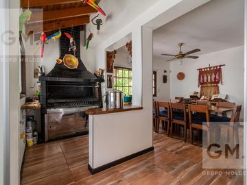 Impecable casa en venta en Mendoza y Melián!