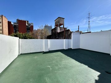 VENTA REMODELADO PH 2 AMBIENTES Y ESCRITORIO Ó 3 AMBIENTES CON TERRAZA EN EL BARRIO DE VILLA CRESPO