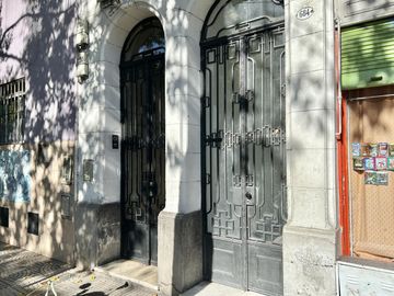 VENTA REMODELADO PH 2 AMBIENTES Y ESCRITORIO Ó 3 AMBIENTES CON TERRAZA EN EL BARRIO DE VILLA CRESPO