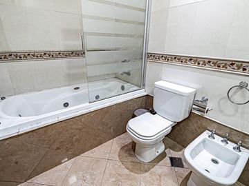 Duplex 4 ambientes con parque, pileta y cochera en Villa Devoto