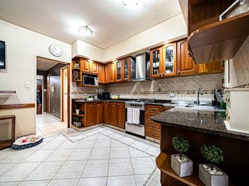 Duplex 4 ambientes con parque, pileta y cochera en Villa Devoto