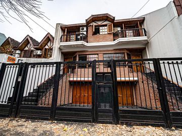 Duplex 4 ambientes con parque, pileta y cochera en Villa Devoto