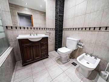 Duplex 4 ambientes con parque, pileta y cochera en Villa Devoto