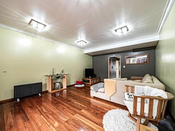 Duplex 4 ambientes con parque, pileta y cochera en Villa Devoto