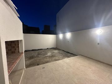 Venta de PH en  Canal V. Lucas Lucero al 5100