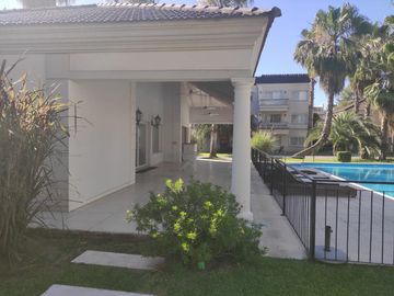 Dúplex en venta con jardín en Palmas del Sol - Buen acceso - apto crédito - con jardín