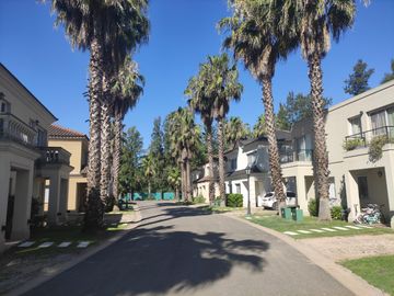 Dúplex en venta con jardín en Palmas del Sol - Buen acceso - apto crédito - con jardín