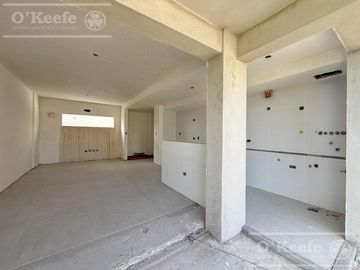 Departamento 3 ambientes en Venta Bernal Centro.