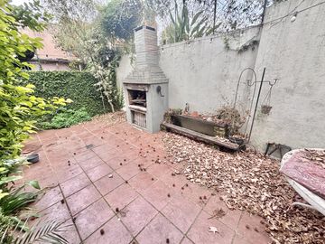 Apto Crédito!! Casa en VENTA en Tigre de 4 ambientes con COCHERA y PARRILLA
