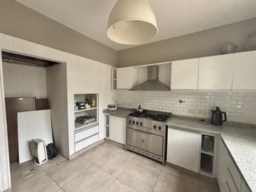 Apto Crédito!! Casa en VENTA en Tigre de 4 ambientes con COCHERA y PARRILLA