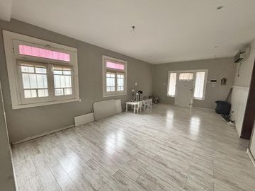 Apto Crédito!! Casa en VENTA en Tigre de 4 ambientes con COCHERA y PARRILLA