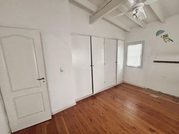 Apto Crédito!! Casa en VENTA en Tigre de 4 ambientes con COCHERA y PARRILLA