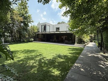 Casa en Venta en Privada en Bosques de las Lomas