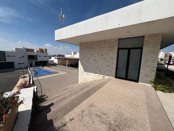 VENTA HERMOSA CASA EN FRACC. AMBAR, CORREGIDORA, QUERETARO