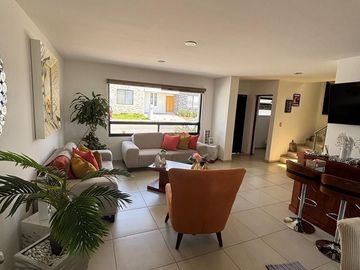VENTA HERMOSA CASA EN FRACC. AMBAR, CORREGIDORA, QUERETARO