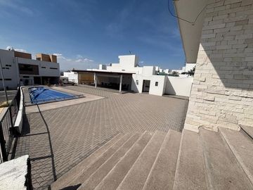 VENTA HERMOSA CASA EN FRACC. AMBAR, CORREGIDORA, QUERETARO