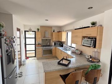 VENTA HERMOSA CASA EN FRACC. AMBAR, CORREGIDORA, QUERETARO