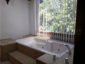 CASA EN RENTA/CHICHIPICAS/VALLE DE BRAVO