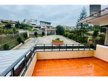 AMPLIA CASA EN VENTA EN MISICATA
