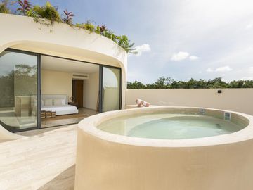 CASA EN VENTA EN TULUM 3 HABITACIONES CON GYM, ALBERCA PRIVADA