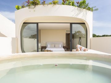 CASA EN VENTA EN TULUM 3 HABITACIONES CON GYM, ALBERCA PRIVADA