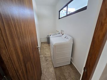 Casa en Venta en Arbolada en Cancún, 3 Recámaras, Seguridad y Plusvalía