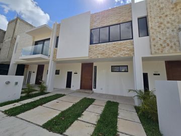 Casa en Venta en Arbolada en Cancún, 3 Recámaras, Seguridad y Plusvalía