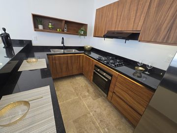 Casa en Venta en Arbolada en Cancún, 3 Recámaras, Seguridad y Plusvalía