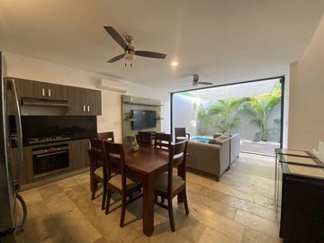 Townhouse en venta dentro de privada en Santa Gertrudis Copo