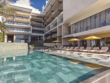 Departamento en VENTA BEACH FRONT PUERTO MORELOS 1 RECAMARA TIPO LOFT AMENIDADES DE LUJO