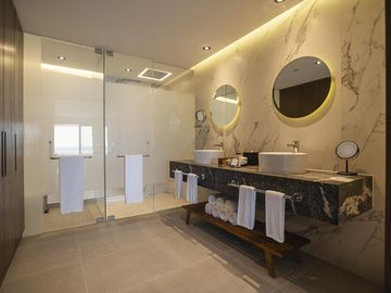 Departamento en VENTA BEACH FRONT PUERTO MORELOS 1 RECAMARA TIPO LOFT AMENIDADES DE LUJO