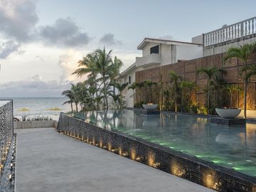 Departamento en VENTA BEACH FRONT PUERTO MORELOS 1 RECAMARA TIPO LOFT AMENIDADES DE LUJO